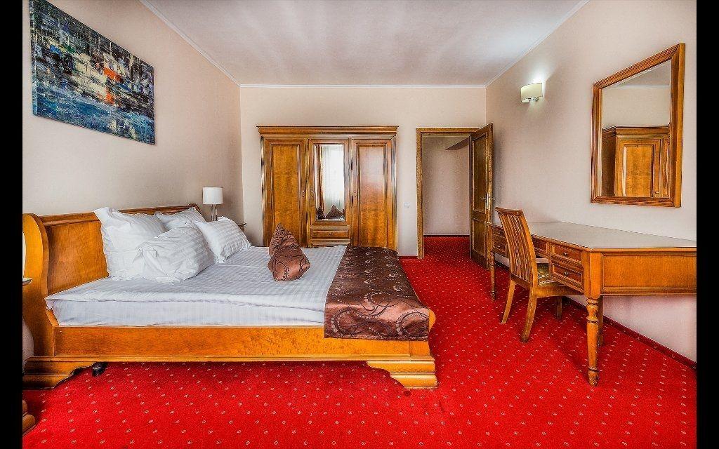 Hotel Athos R.M.T. Kaloşvar Dış mekan fotoğraf