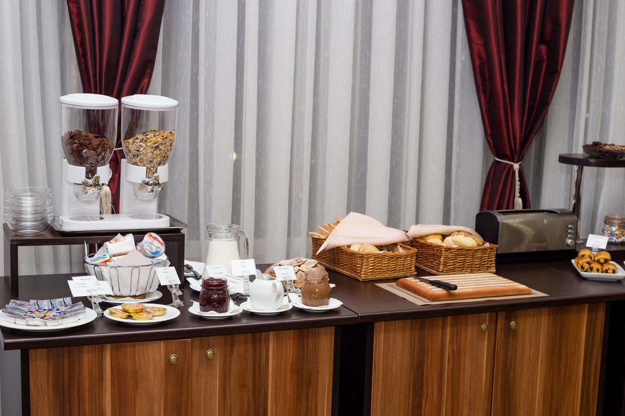 Hotel Athos R.M.T. Kaloşvar Dış mekan fotoğraf