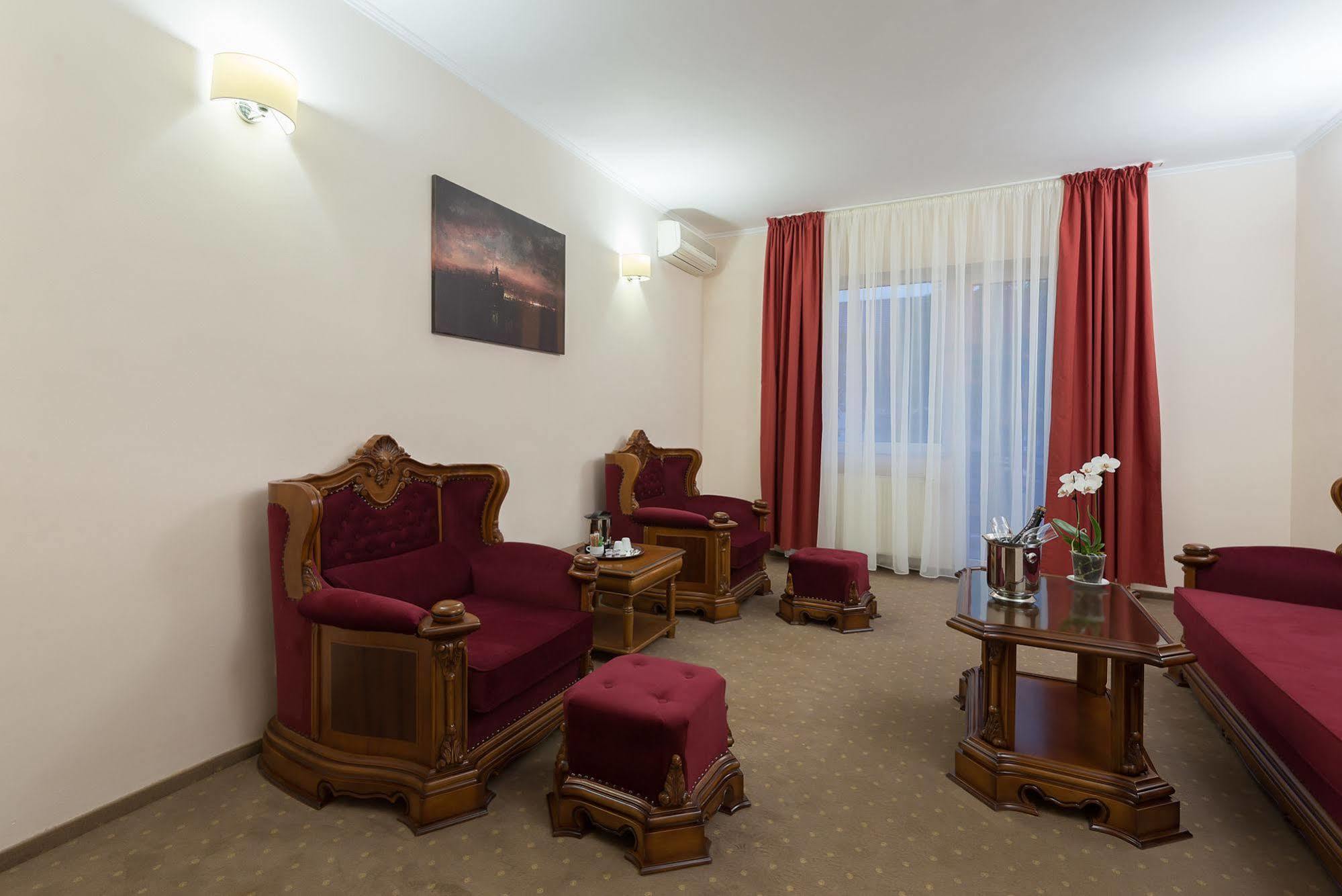 Hotel Athos R.M.T. Kaloşvar Dış mekan fotoğraf